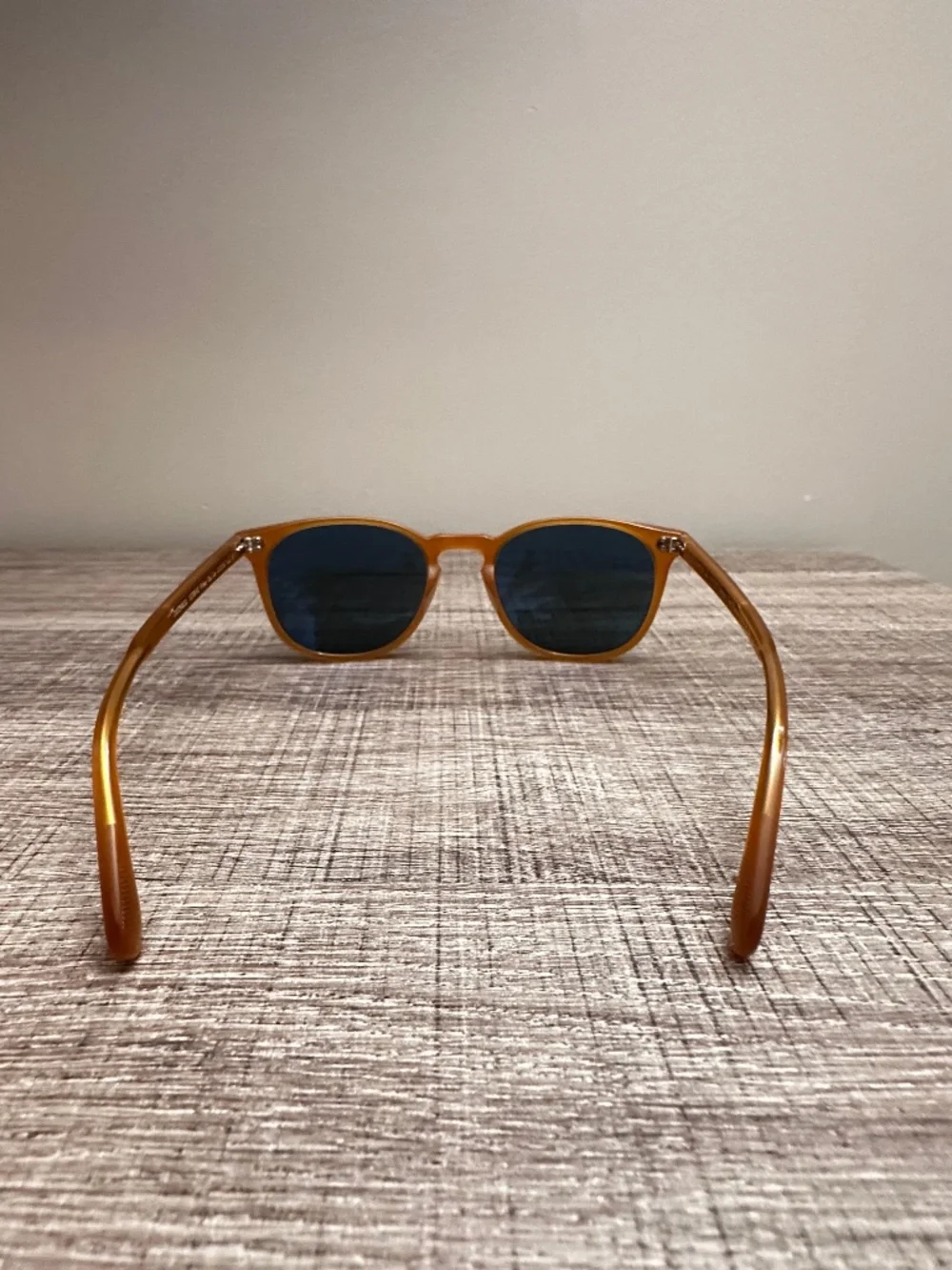 OLIVER PEOPLES / FINLEY ESQ. SUN OV  AMBER ACETATE